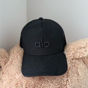 ALO Yoga District Trucker Hat